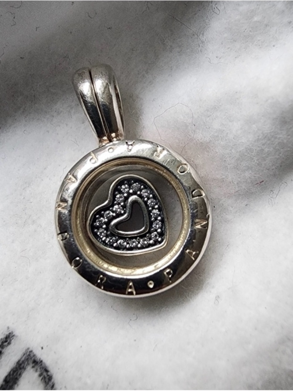 DISCONTINUED 2016 COLLECTION PANDORA FLOATING HEART LOCK PENDANT ***PENDANT ONLY
